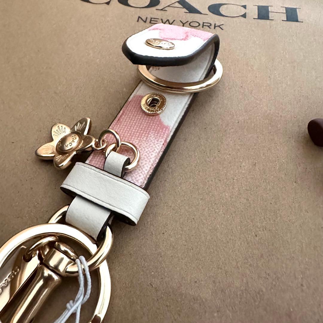 ★限定品！COACH コーチ キーホルダー 花柄 フラワー
