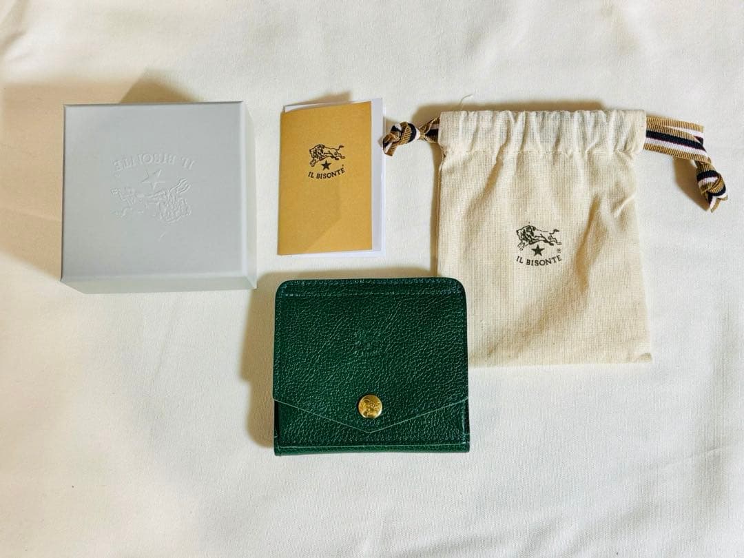 イルビゾンテ　グリーンレザー二つ折り財布 保存袋　オルゴール付き