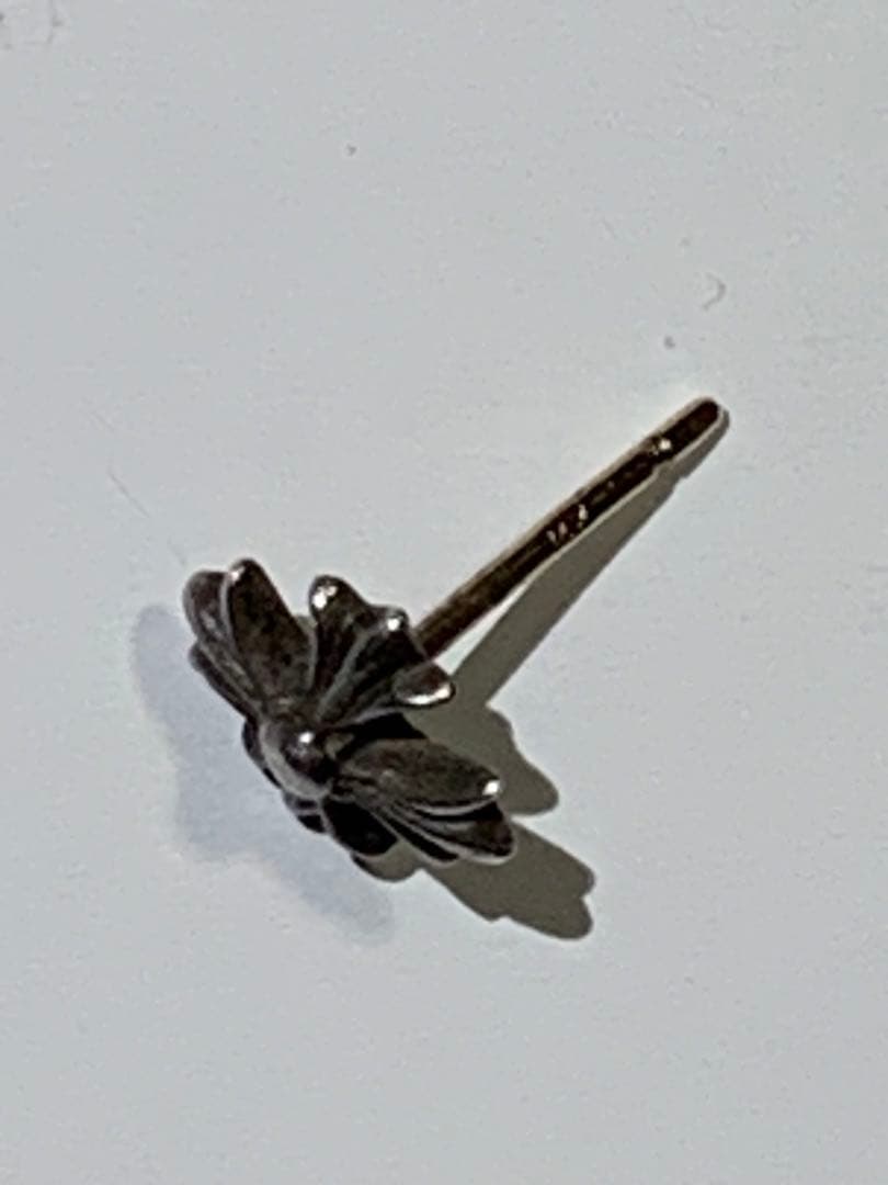 クロムハーツ。シルバー925。ピン箇所14K使用。(片耳用)