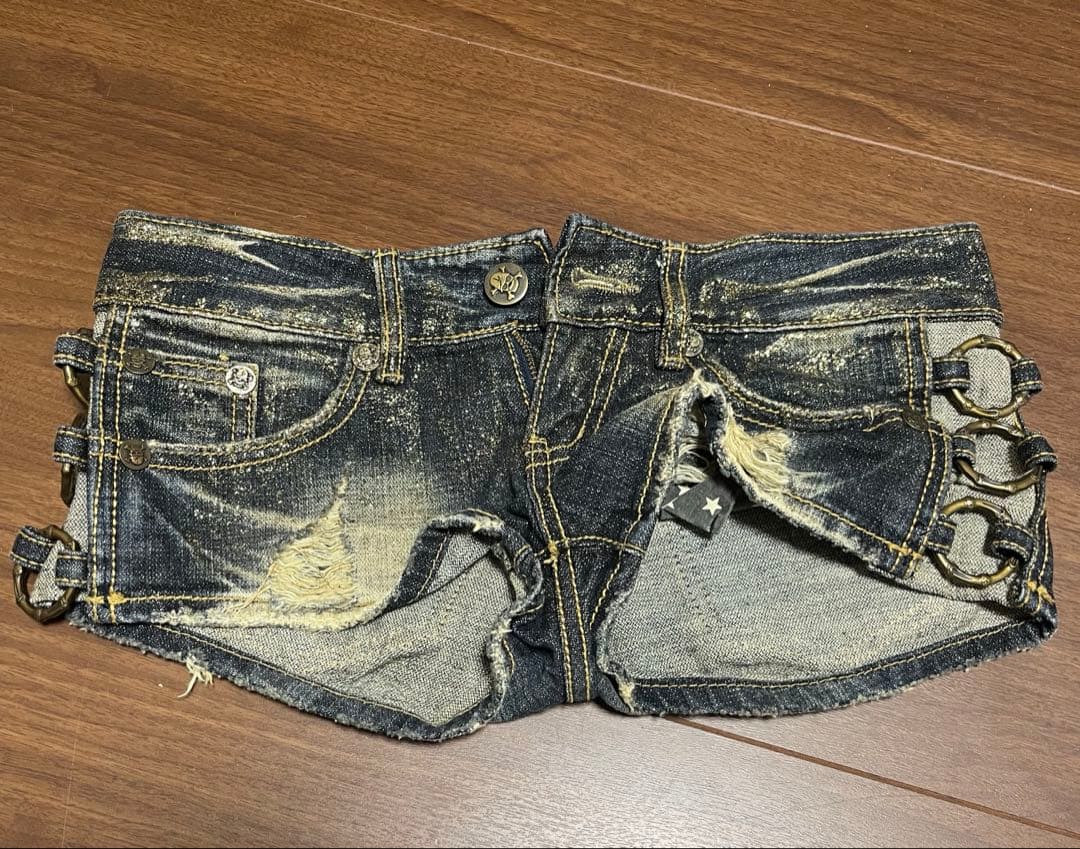 d.i.a. ショートパンツ ラメ