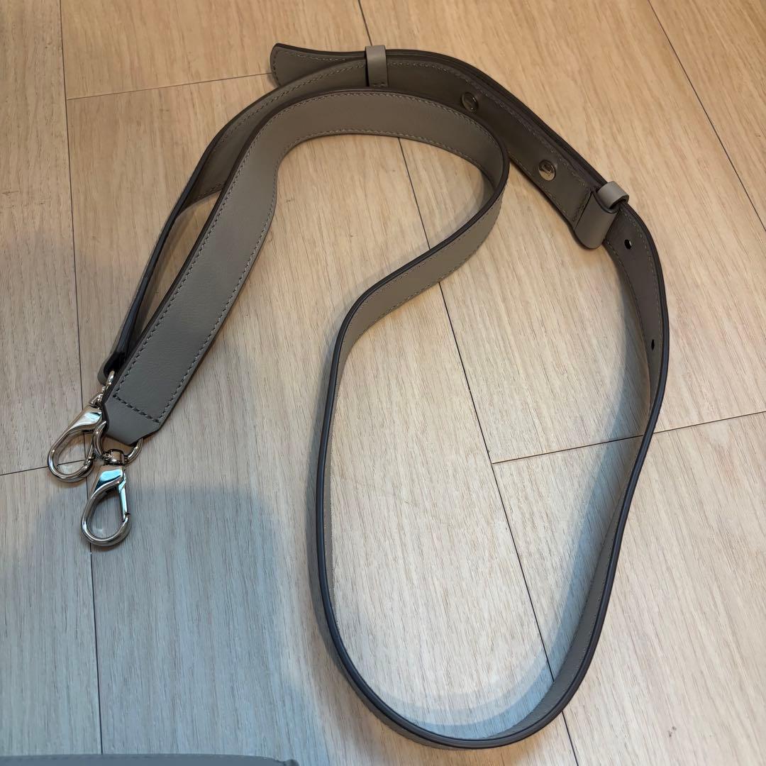 【美品】TOD’S トッズ メディオ　ハンドバッグ 2way タッセル　グレー