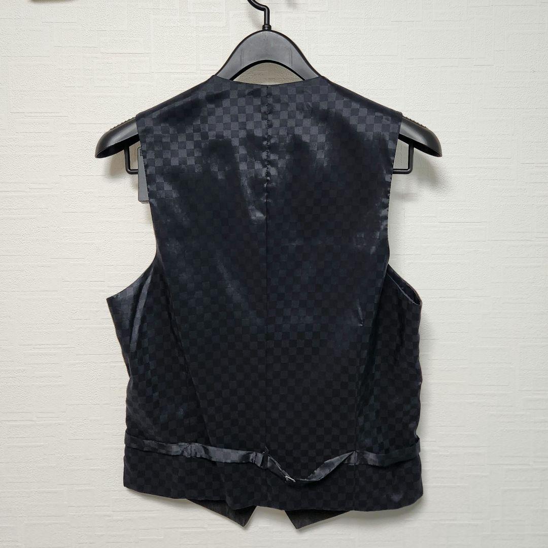 アオキ　レミュー　メンズスーツ　スリーピース　ダークグレー　ストライプ　光沢生地