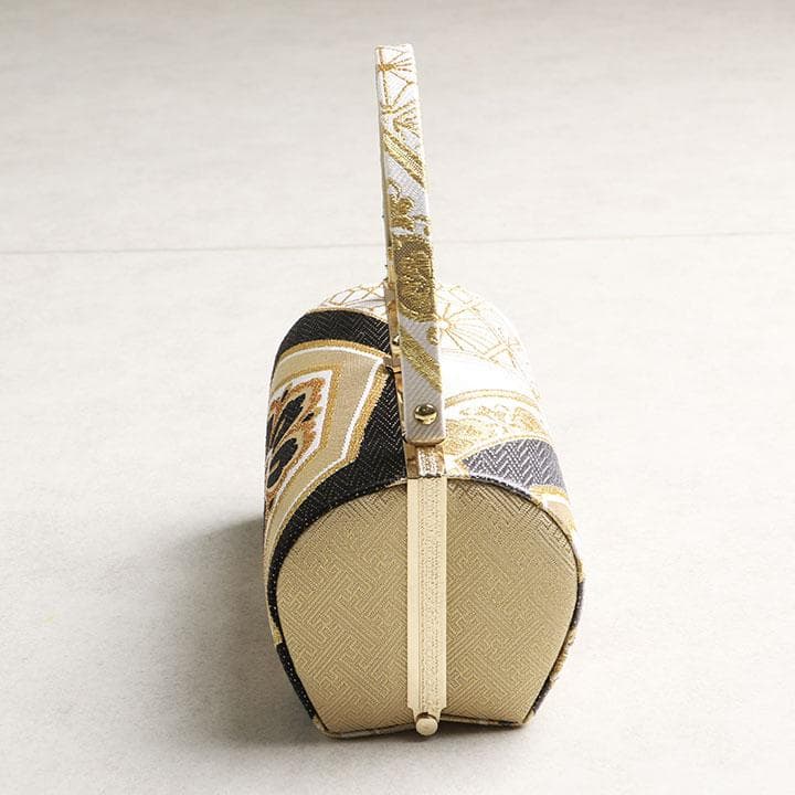 【新品】草履バッグセット フリーサイズ 古典柄 帯地 黒&ゴールド　03818