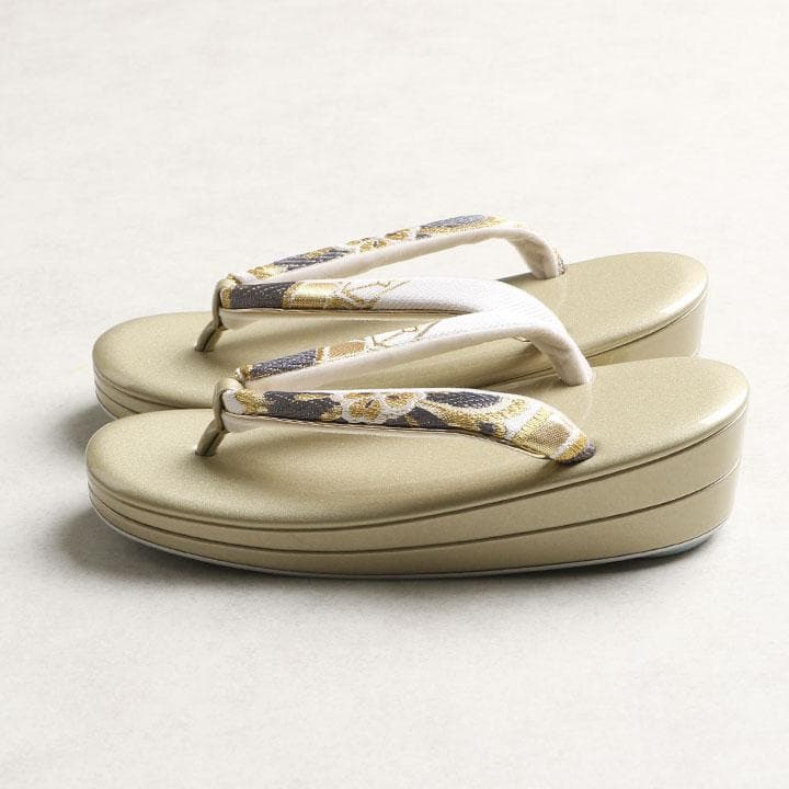 【新品】草履バッグセット フリーサイズ 古典柄 帯地 黒&ゴールド　03818