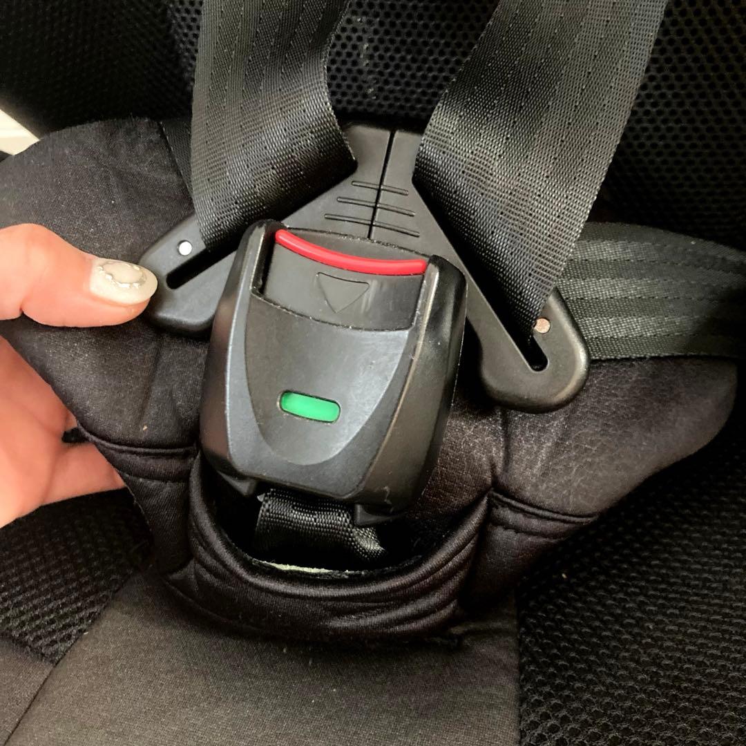 美品　コンビ ジョイトリップ エアスルー GG ブラック ジュニアシート