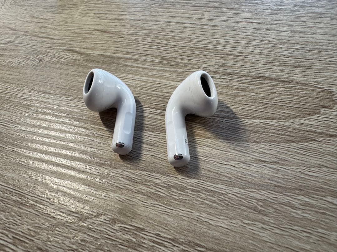 Apple AirPods（第4世代）標準モデル A3058 美品