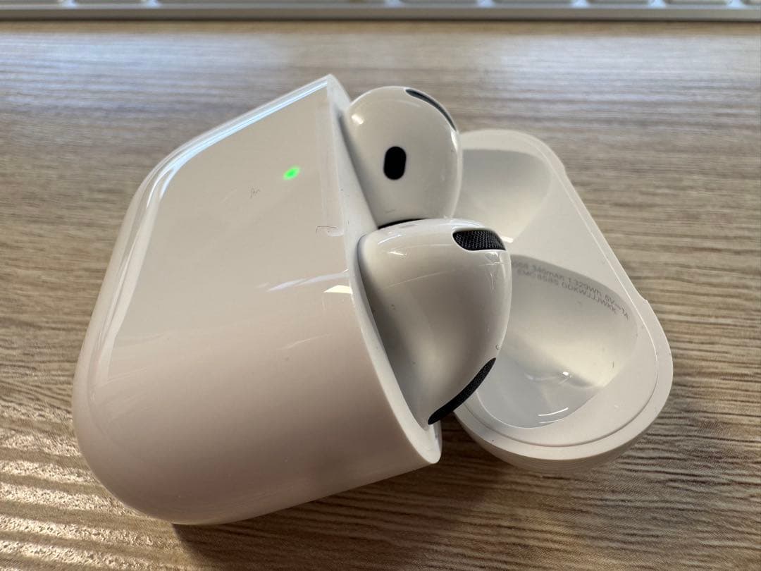 Apple AirPods（第4世代）標準モデル A3058 美品