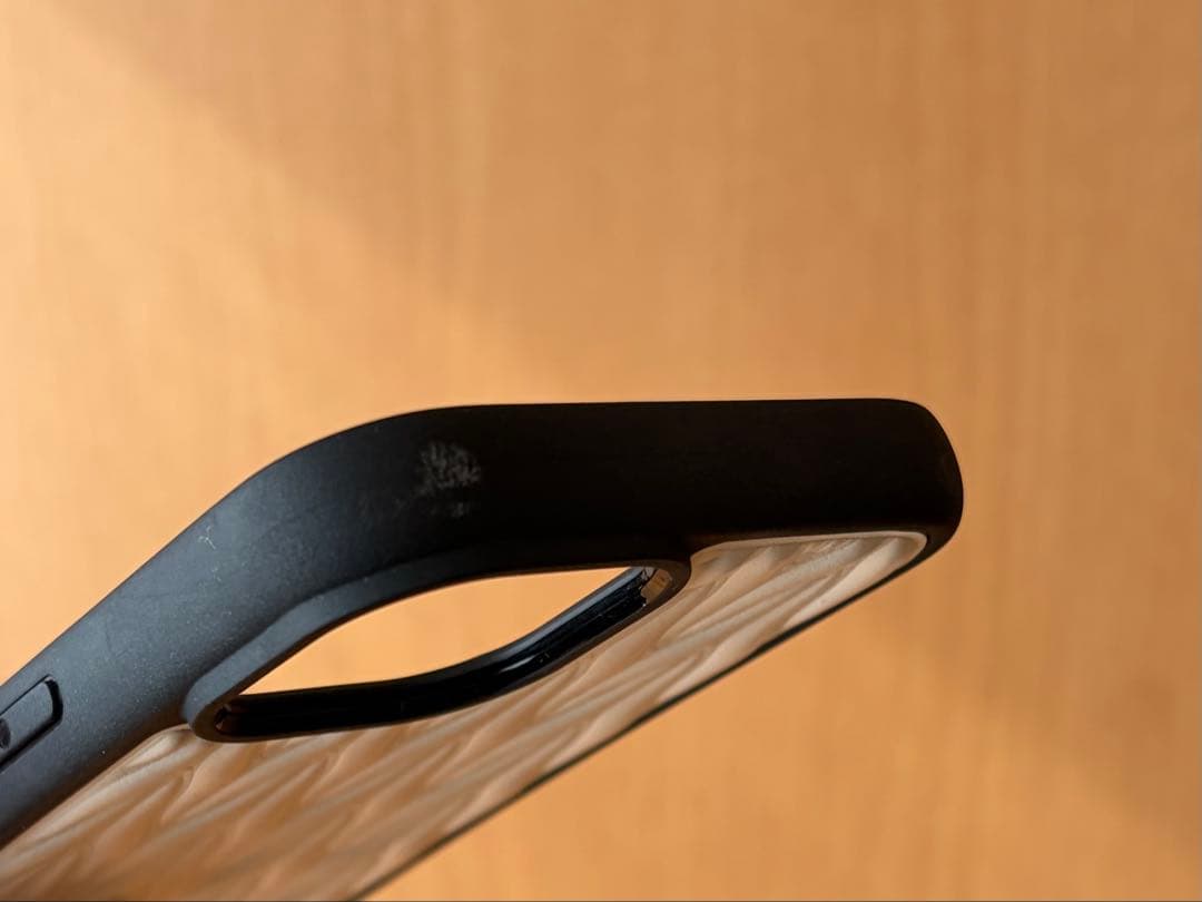 miumiu iPhoneケース iPhone15