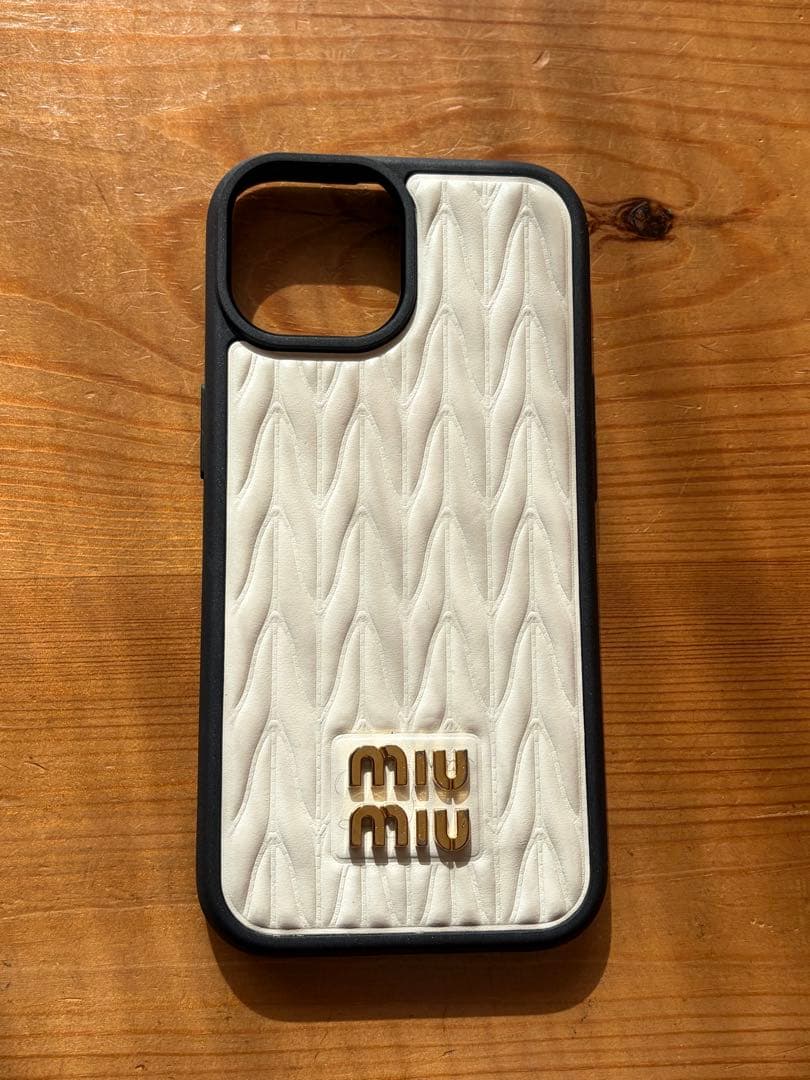 miumiu iPhoneケース iPhone15