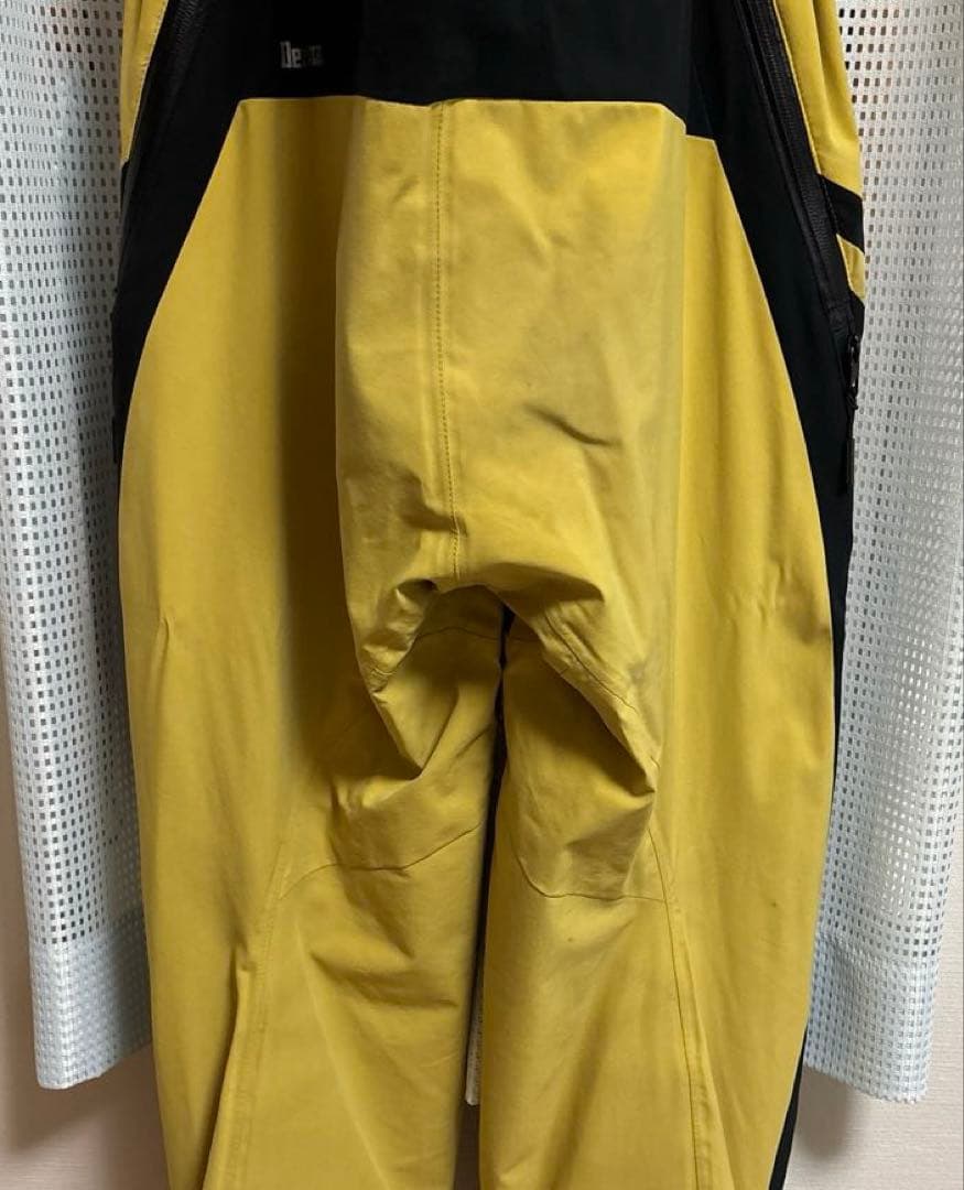 DESCENTE スキーウェア　Mサイズ　2022-2023 サルファーイエロー