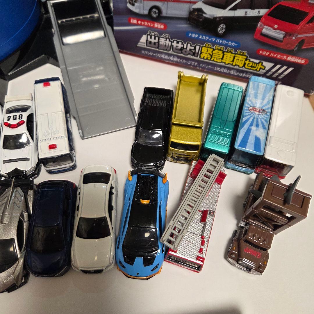 【まとめ売り】トミカ53台＋変形ポリスステーション ミニカー