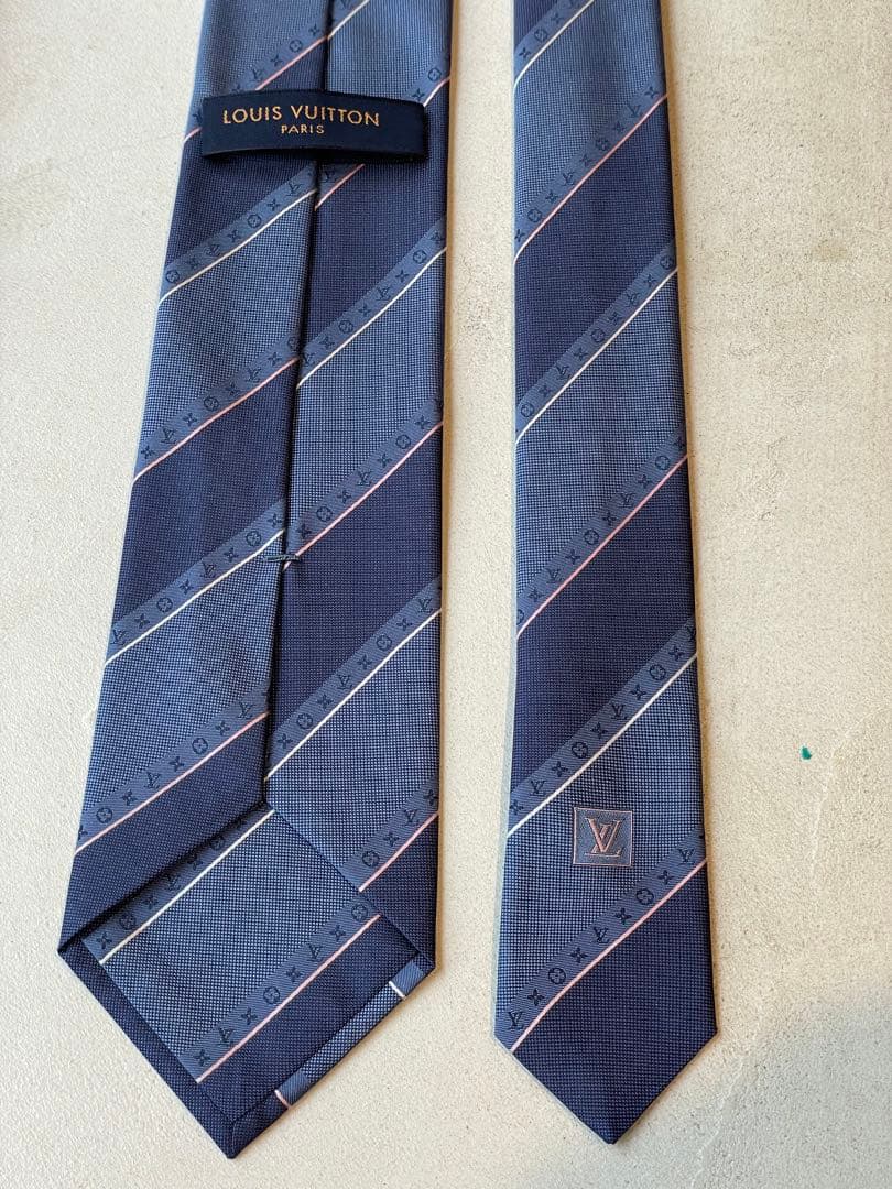 【新品未使用】LOUIS VUITTON ネクタイ ネイビー ストライプ　シルク
