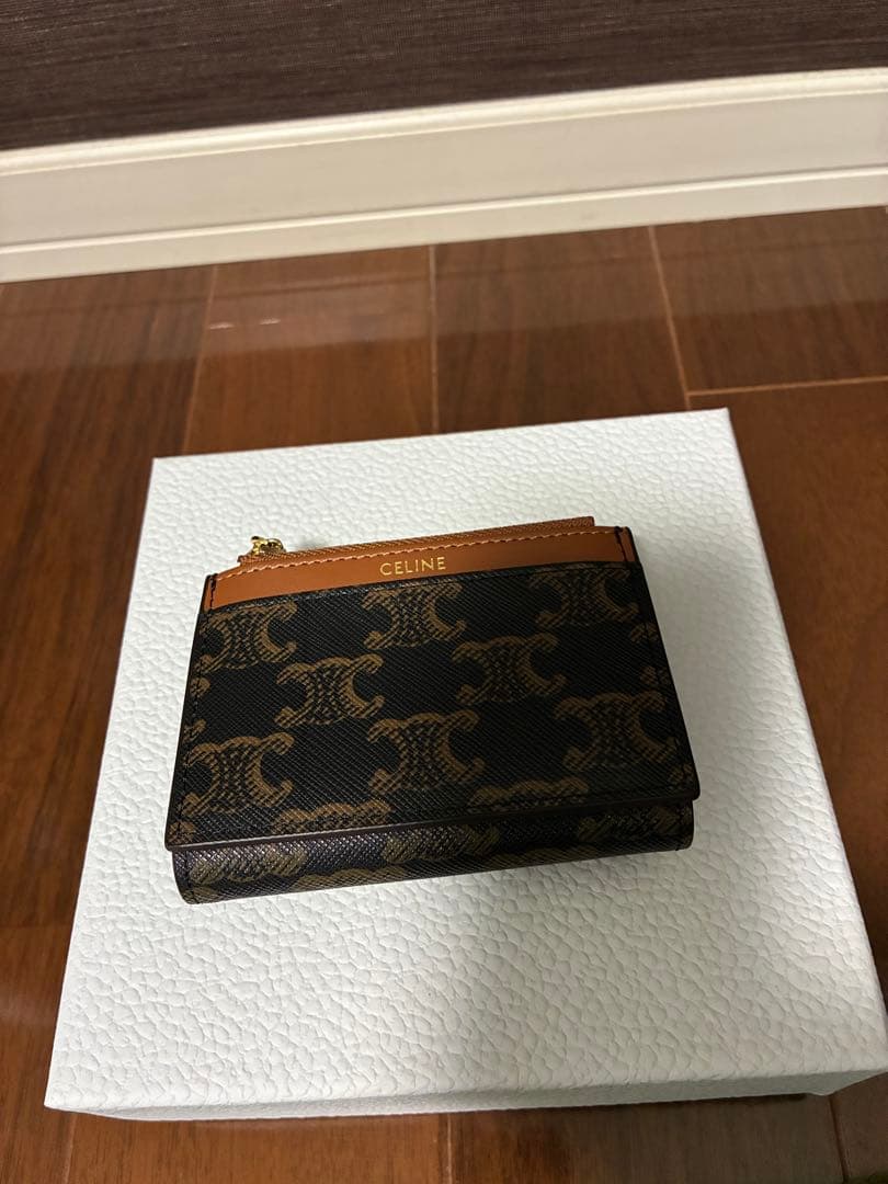 セリーヌ　三つ折り財布