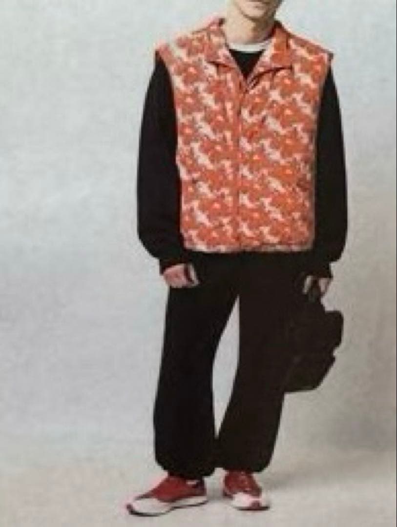 ストーンアイランド シャドウプロジェクト ベスト オレンジ 総柄