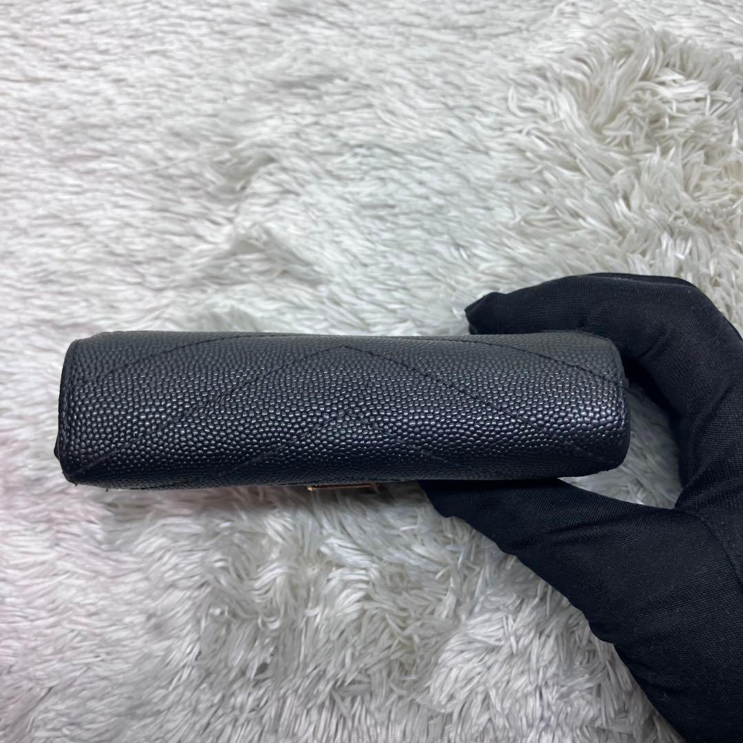 美品✨ サンローラン 二つ折り財布 カサンドラ キャビアスキンYSL Vステッチ