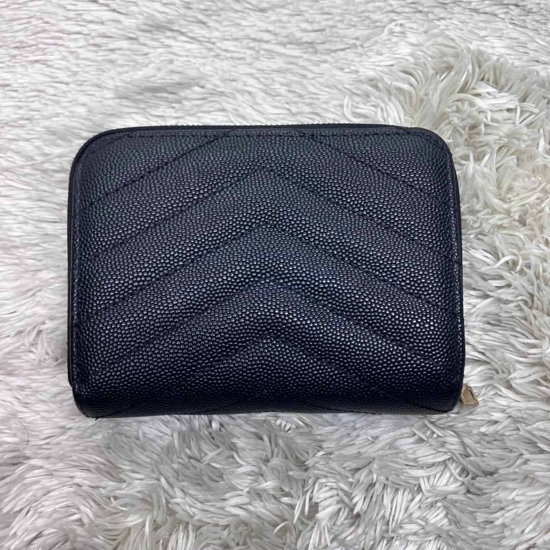 美品✨ サンローラン 二つ折り財布 カサンドラ キャビアスキンYSL Vステッチ