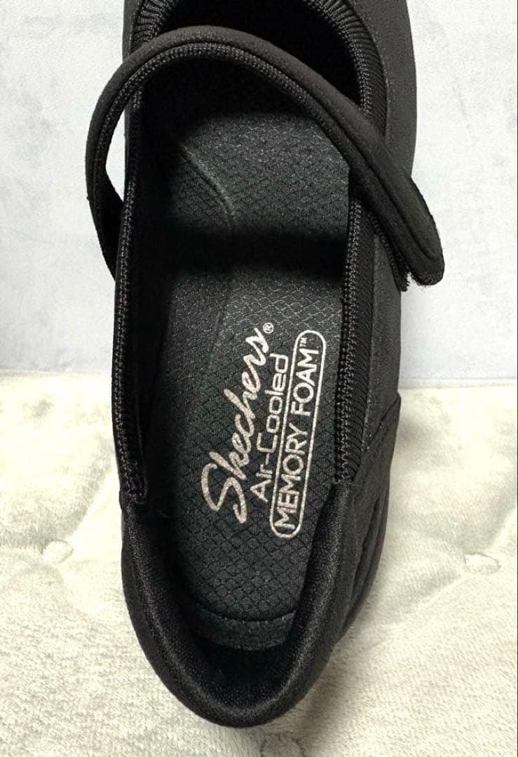 新品25スケッチャーズ黒バレエシューズメリージェーンストラップウェッジソール