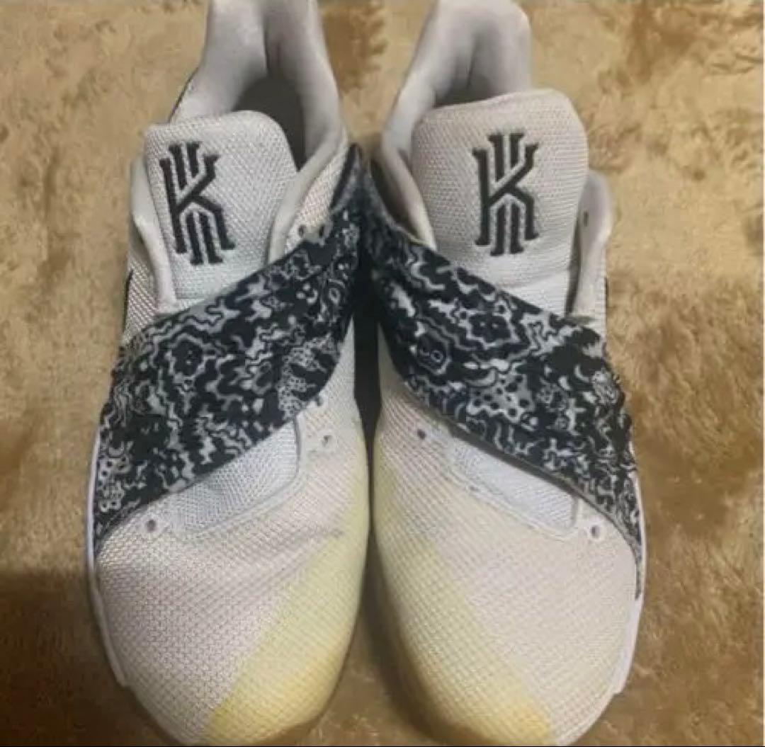 Nike Kyrie 1 Lowバスケットシューズ