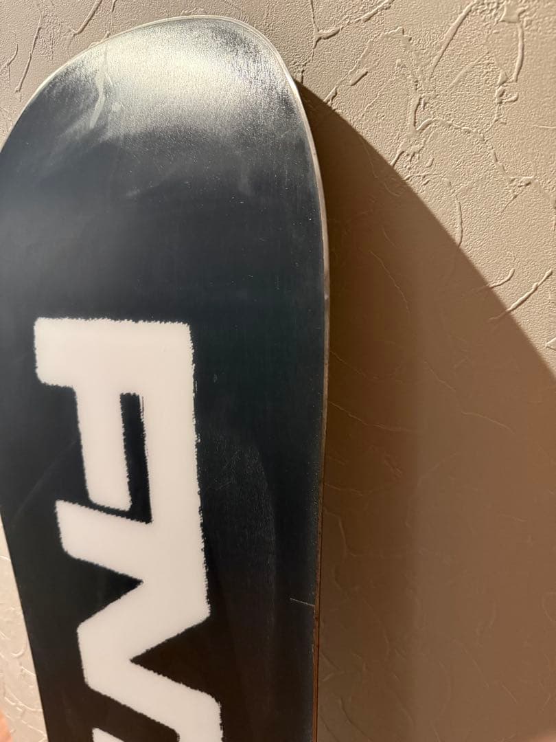 FNTC TNT R　スノーボード ブラック/ホワイト 143センチ