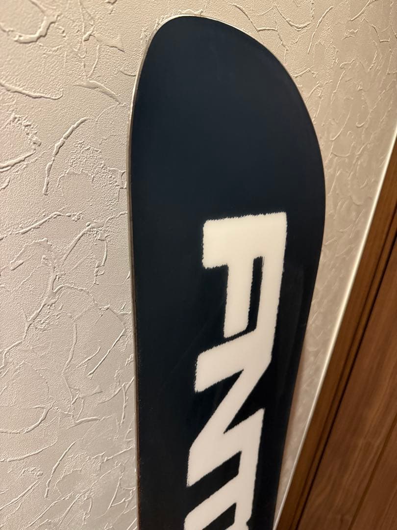 FNTC TNT R　スノーボード ブラック/ホワイト 143センチ