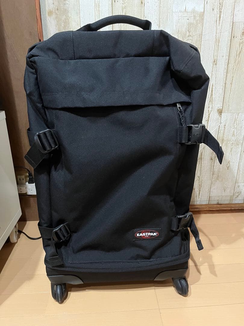 EASTPAK セミハードタイプ　キャリーバッグ　4輪　ブラック　中古品