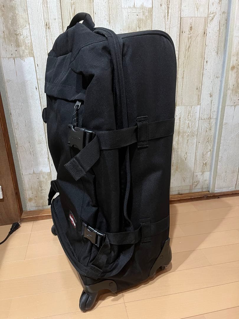 EASTPAK セミハードタイプ　キャリーバッグ　4輪　ブラック　中古品