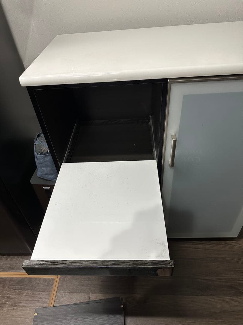 【値下げ可能】コンパクト食器棚 ホワイト ブラック