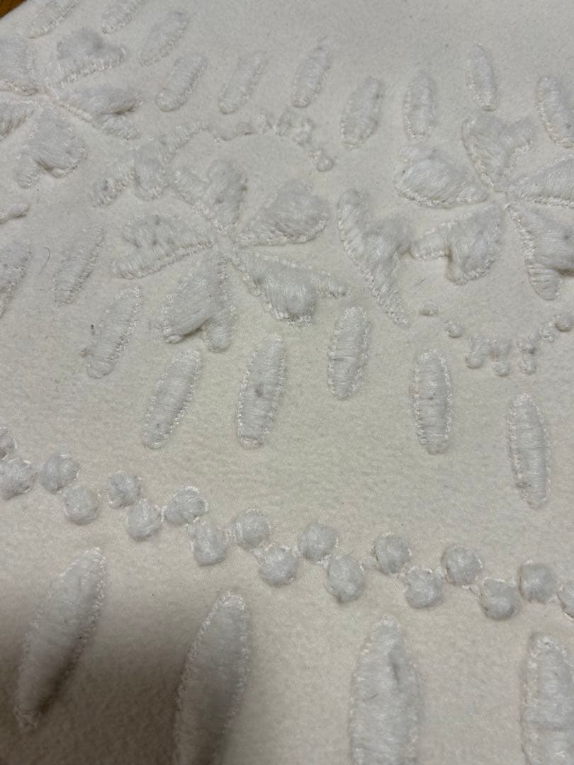 お値下げしましたエルマンノシェルビーノの円型ホワイト フレアスカート 刺繍