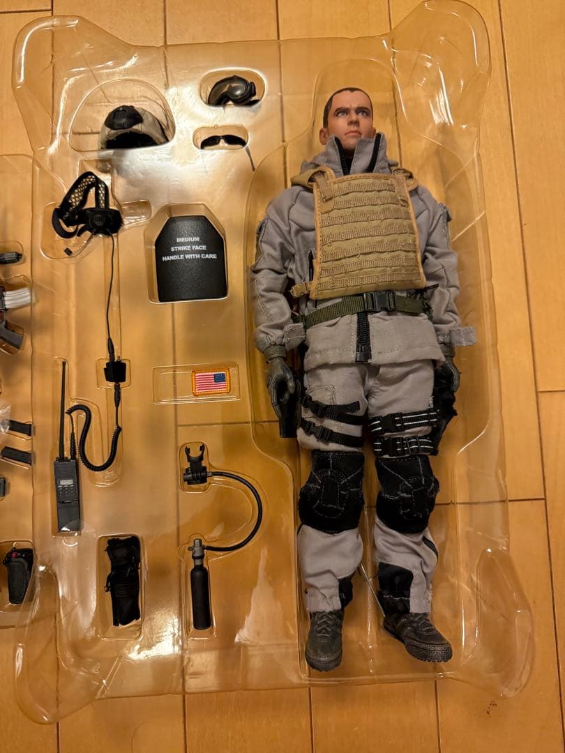 ホットトイズ　ミリタリーフィギュア　1/6 NAVY SEAL VBSS