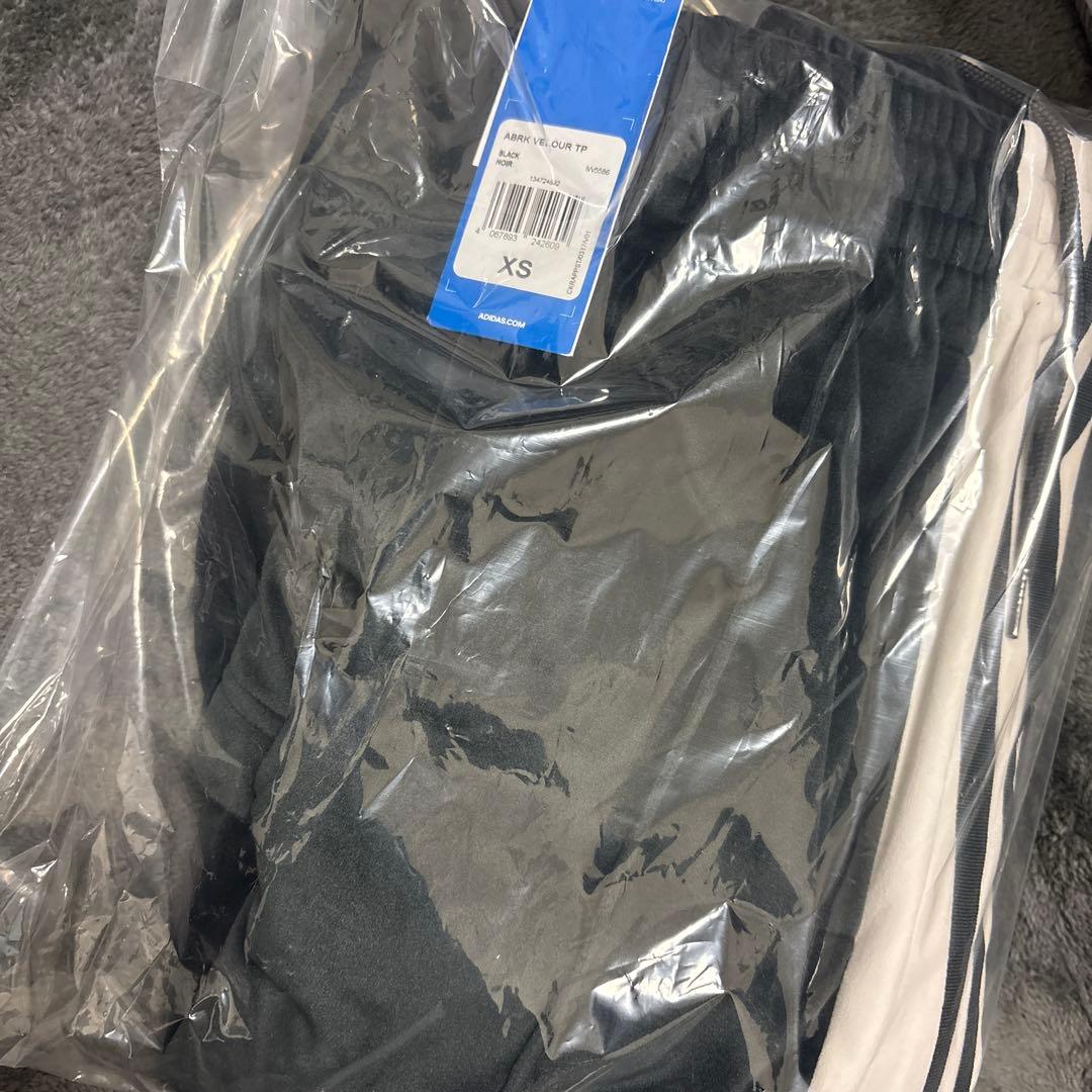 即完売希少品！新品未使用♡激レアXS adidas上下セット アディブレイク