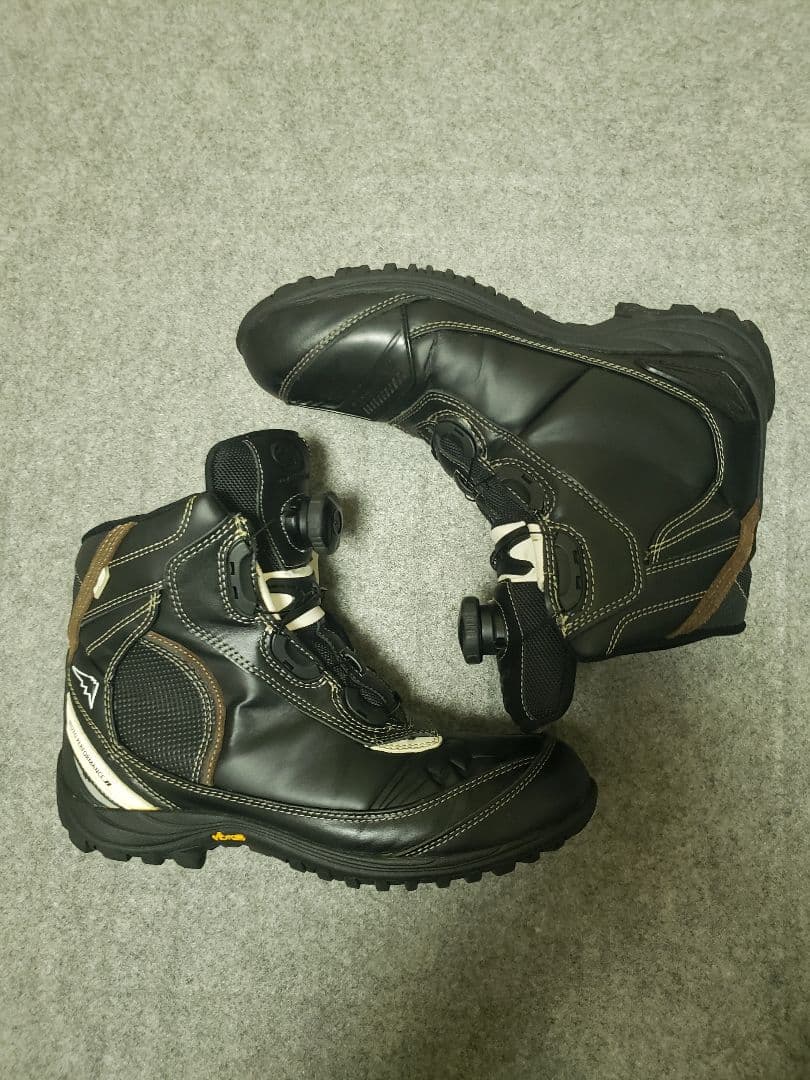 クシタニ　アドーネシューズ　25.5㎝