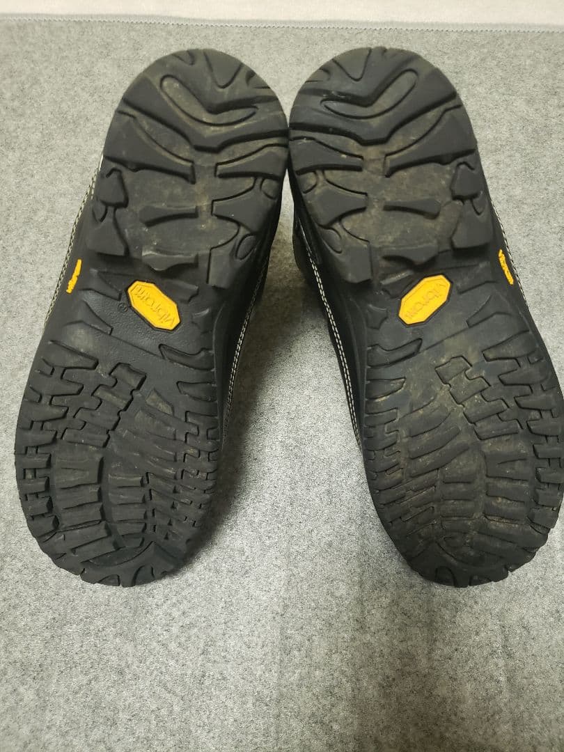 クシタニ　アドーネシューズ　25.5㎝