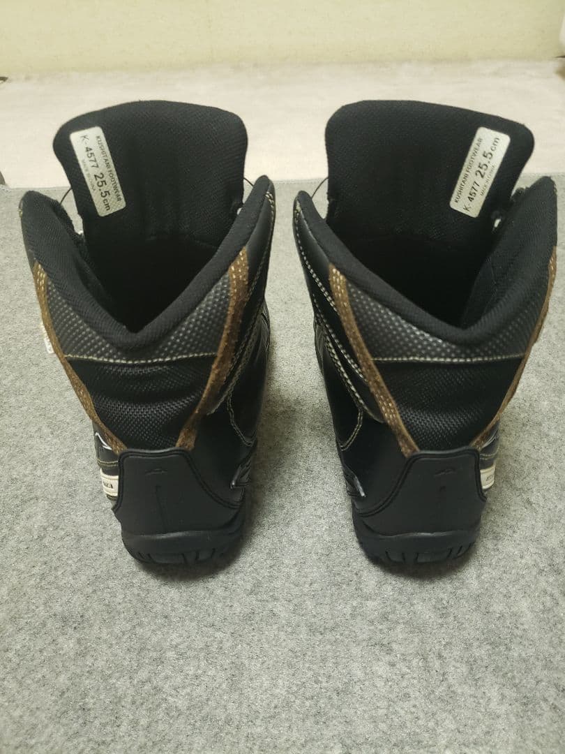 クシタニ　アドーネシューズ　25.5㎝