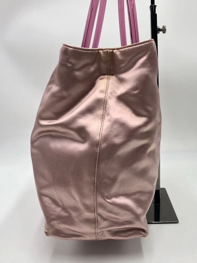 プラダ　サテン　トートバッグ　バッグ　クリアハンドル　ブランド　ピンク　お洒落