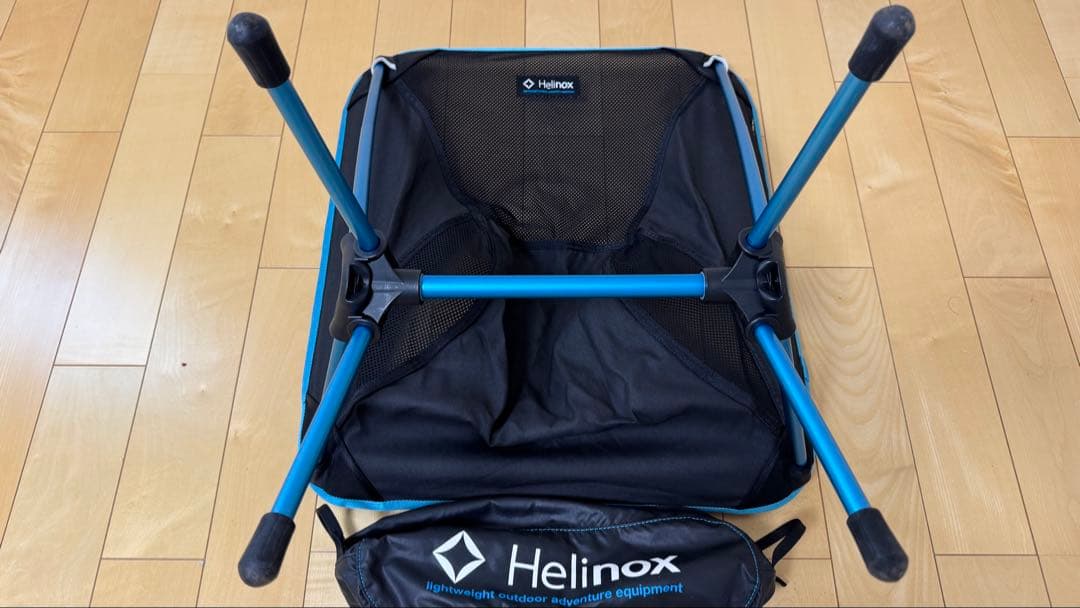 Helinox チェアワン　黒/青