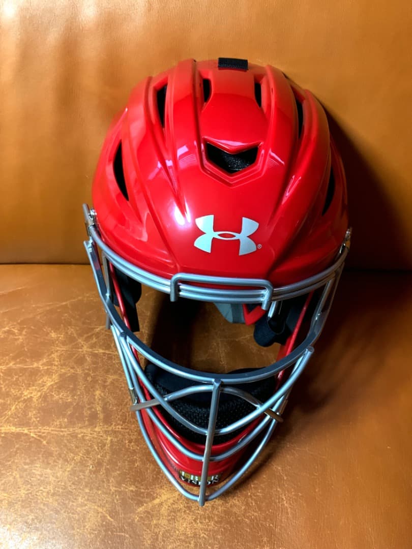 新品2026年★アメリカ国内限定☆アンダーアーマー☆キャッチャーヘルメット☆赤