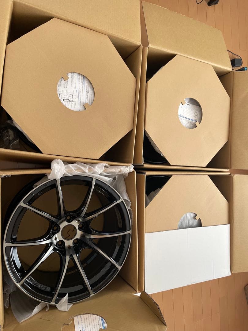 【新品未使用4本】ウェッズスポーツ SA10R 18×10.5J ＋25