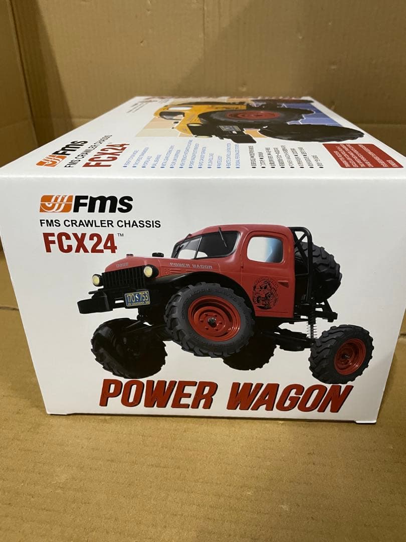 FMS 1/24 リアリスティックRC完成モデル マッド・レーサー 4×4レッド