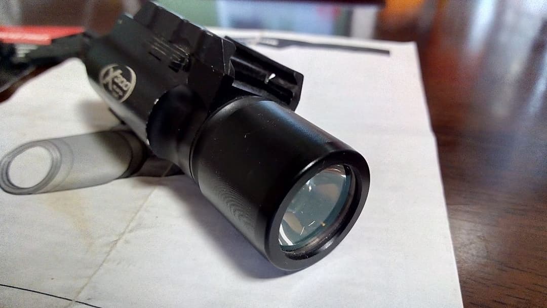 SUREFIRE X300 LED WeaponLight(レア本物です)