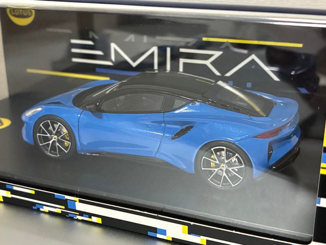 1/43 ロータス エミーラ ミニカー
