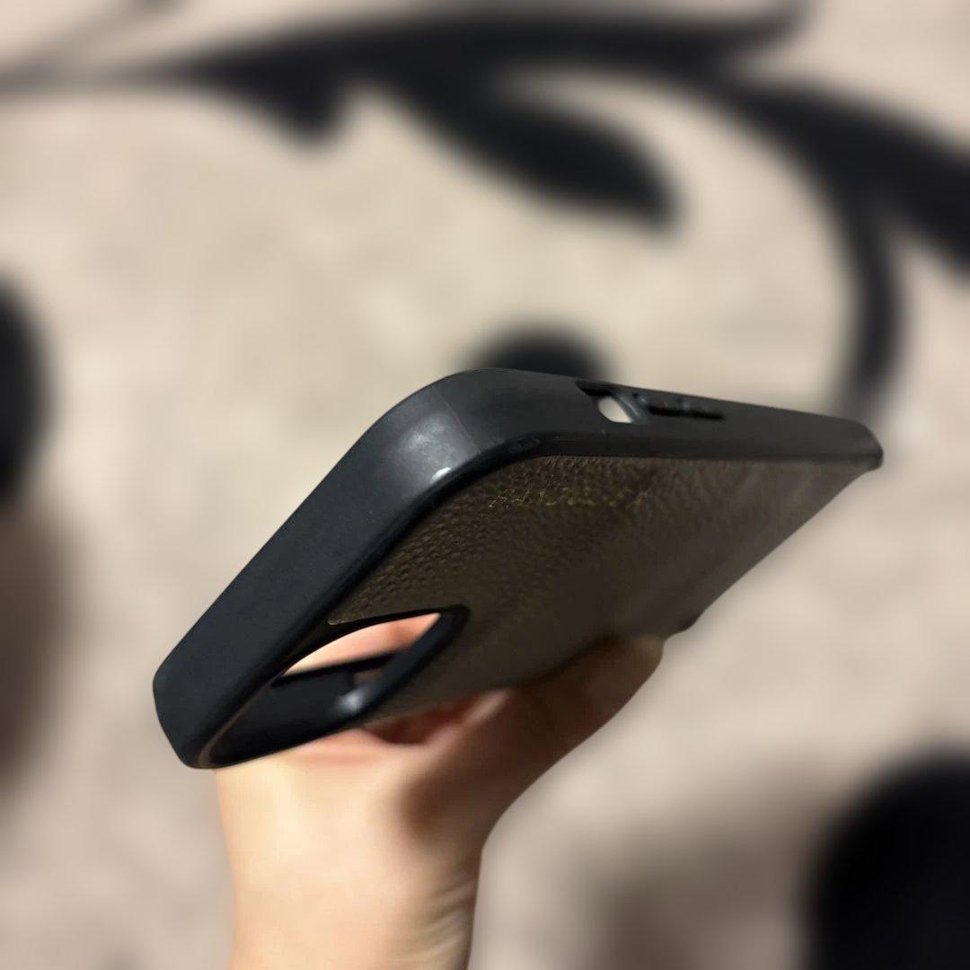 【iPhone15用】BANDOLIER EMMA エマ ライトトープ