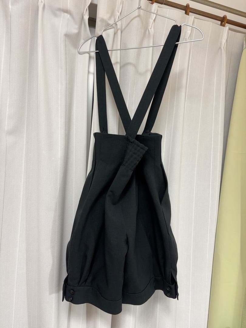 アトリエBOZ サスペンダー付きハーフパンツ ブラック