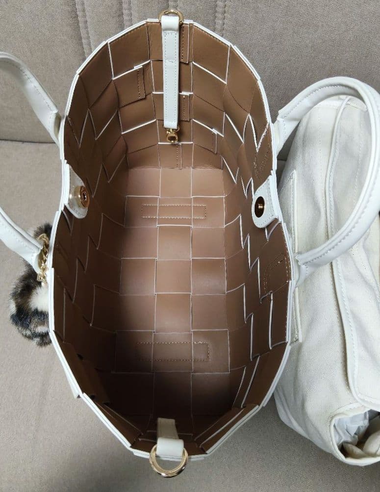 ダイアナ　ワイドメッシュバック　2wey 　インナーバッグ付き　チャーム付き