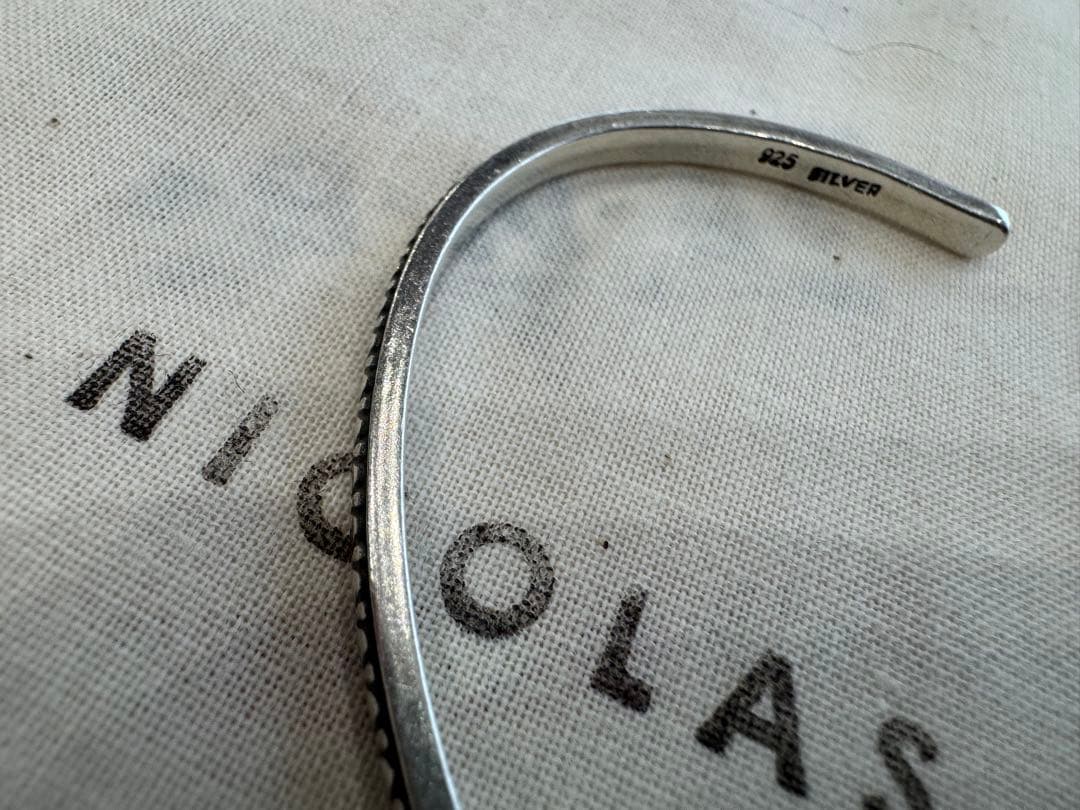 エリッカニコラスビゲイ　ハンドメイドバングルシャイニー