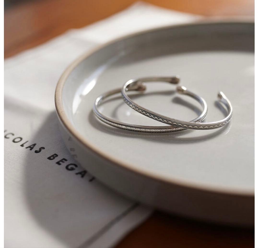 エリッカニコラスビゲイ　ハンドメイドバングルシャイニー