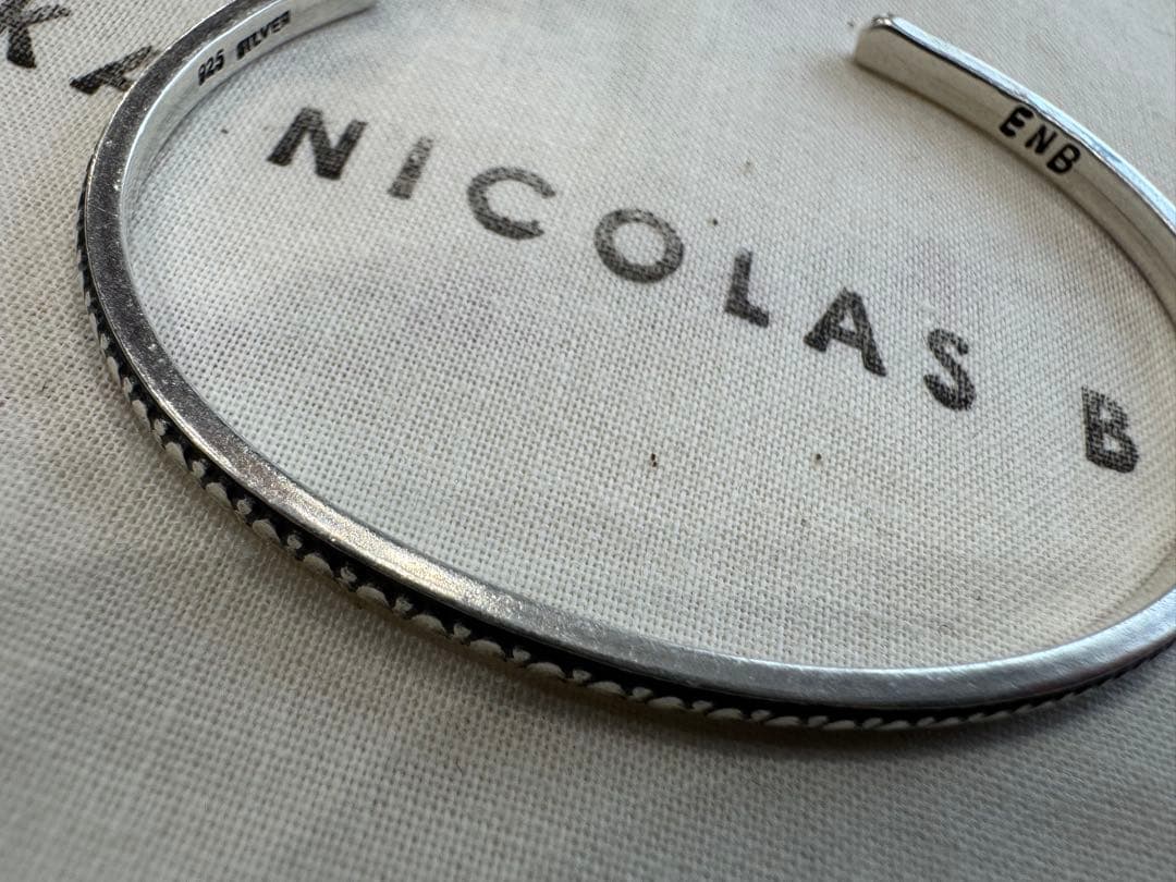 エリッカニコラスビゲイ　ハンドメイドバングルシャイニー