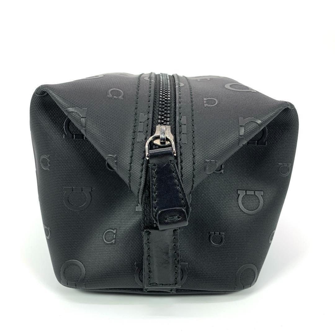 未使用　Ferragamo　フェラガモ　ガンチーニ　セカンドバッグ　ブラック