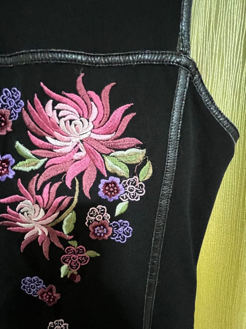 VIVIENNE TAM チャイナカラー刺繍ノースリーブ七分袖カーディガンセット