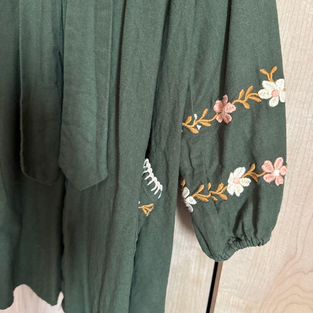 apolina 花柄刺繍 ワンピース オリーブグリーン 5-7y