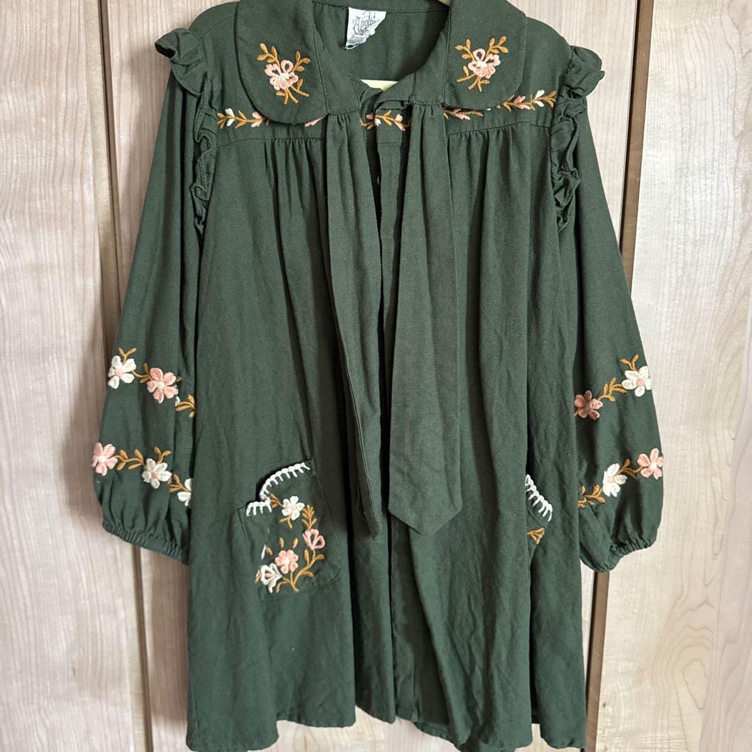 apolina 花柄刺繍 ワンピース オリーブグリーン 5-7y